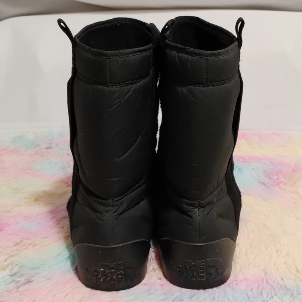 (D-56) The North Face Women's Winter Boots Sz.9 Gently Worn